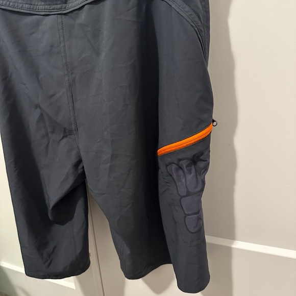 Columbia Omni- Shield Gray Swim Board Shorts Size 34 Men’s - Picture 6 of 9